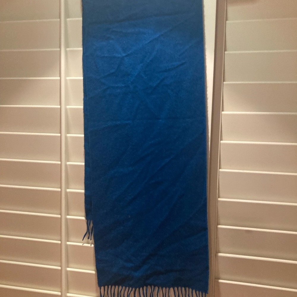 Vintage cashmere colbalt blues scarf excellent condition